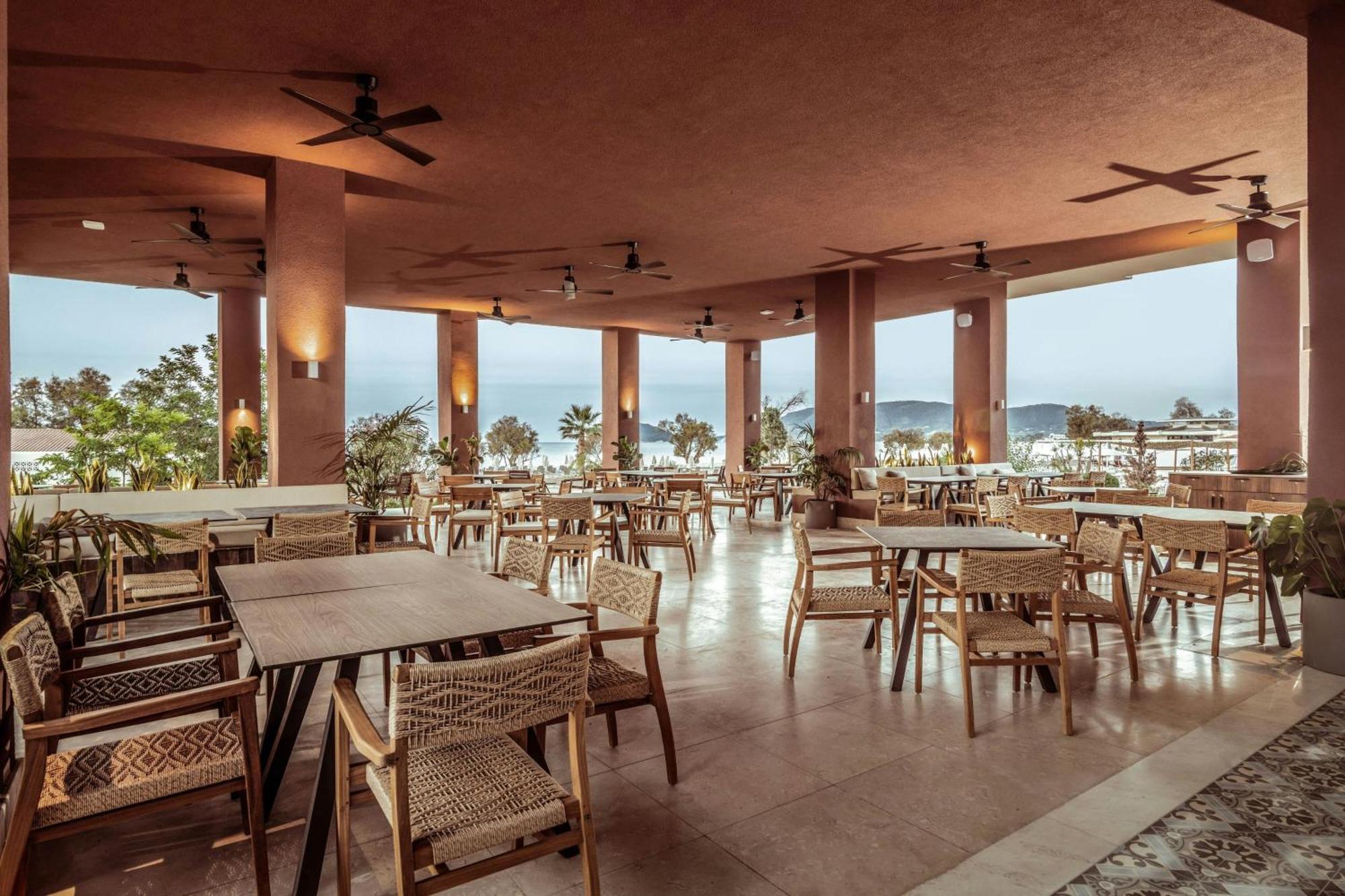 Domes Aulūs Zante, Autograph Collection 5* Laganas